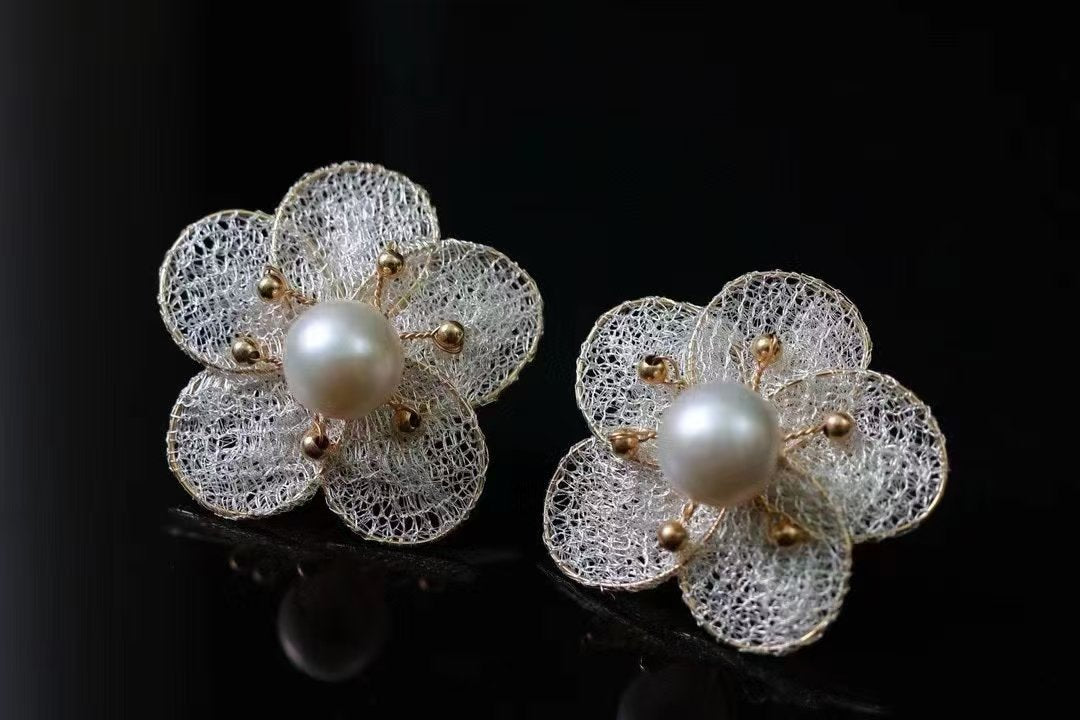 Asia Pearl Earrings in gold-filled with freshwater pearl