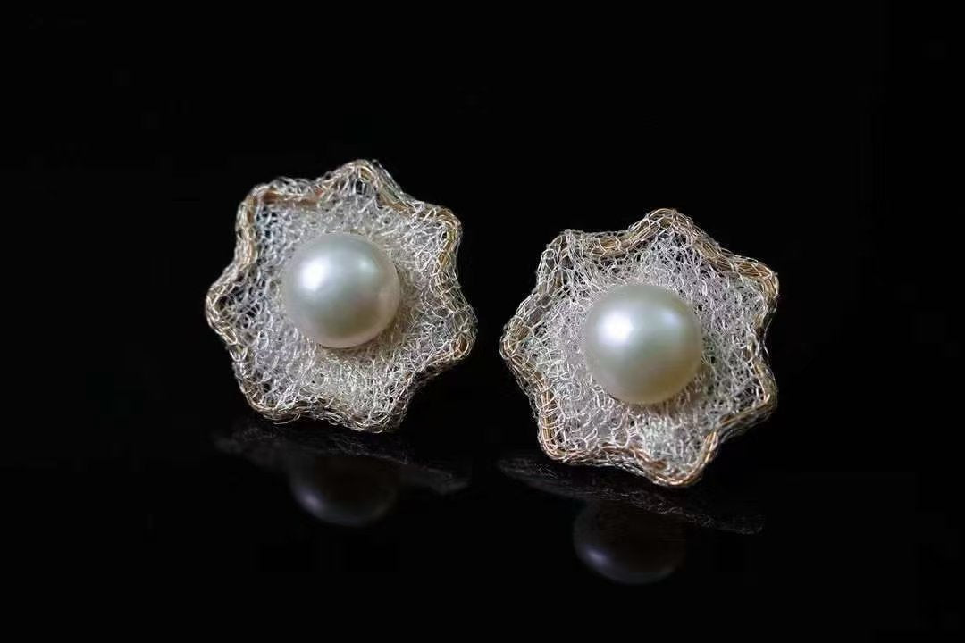 Bellagio Pearl Earrings in gold-filled with freshwater pearl