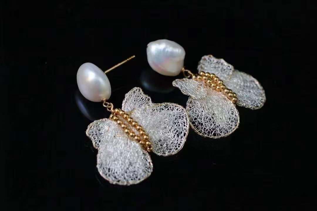 Carmela Pearl Earrings in gold-filled with baroque freshwater pearl