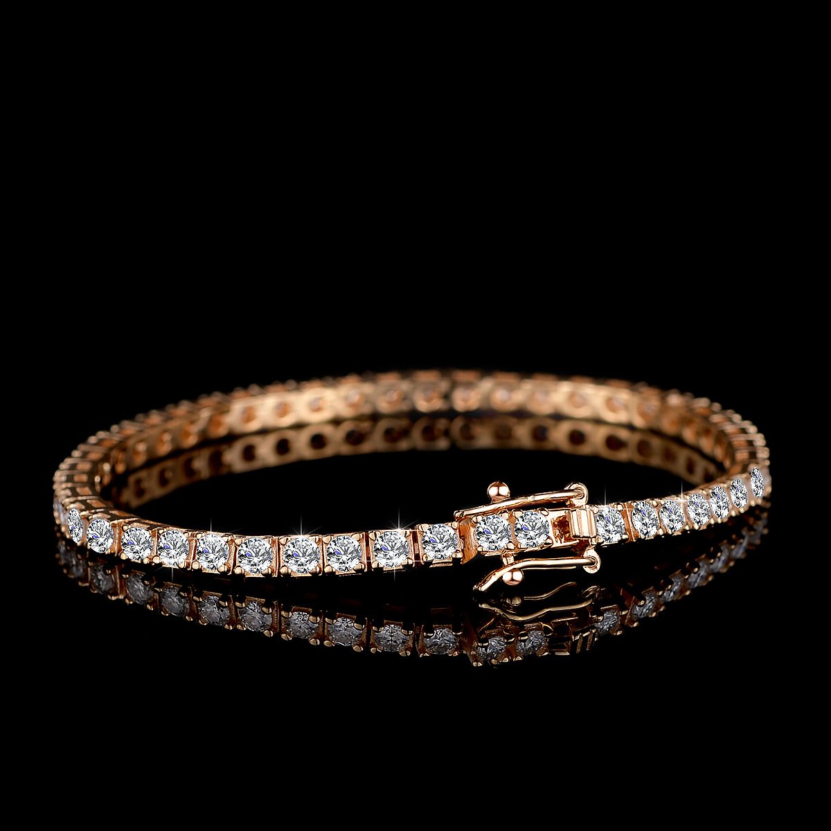 Dono Tennis Bracelet in sterling silver with moissanite