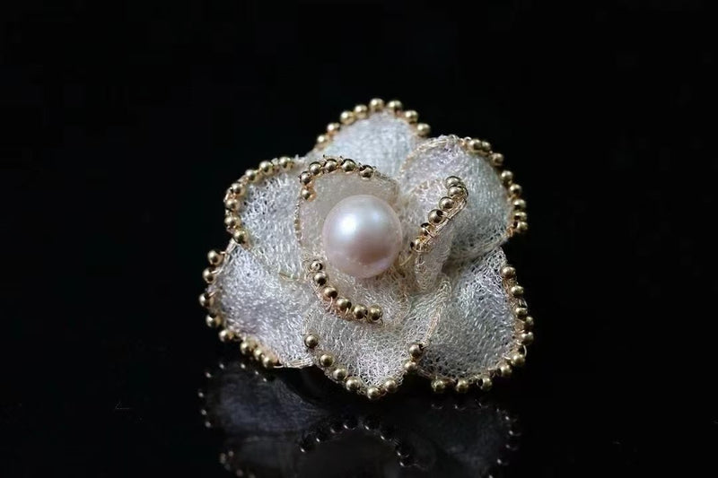 Elisabetta Ring in gold-filled with freshwater pearl