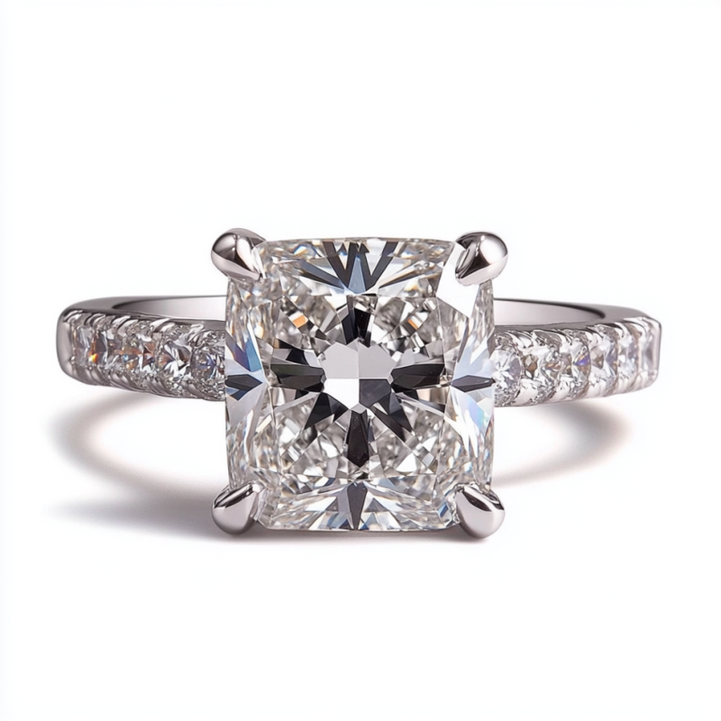 Favignana Ring in 14K gold with moissanite