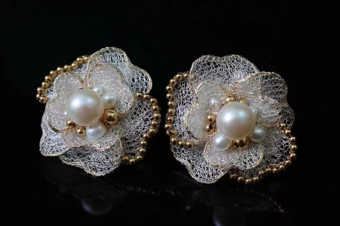 Irene Pearl Earrings in gold-filled with Edison pearl