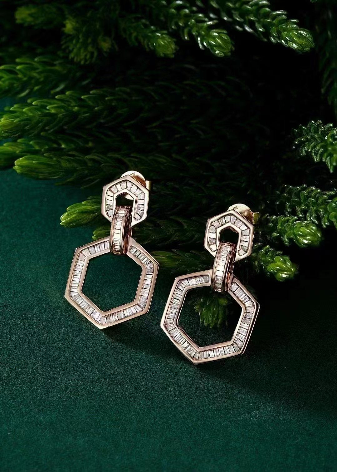 Matilde Earrings in 18K gold with natural diamond