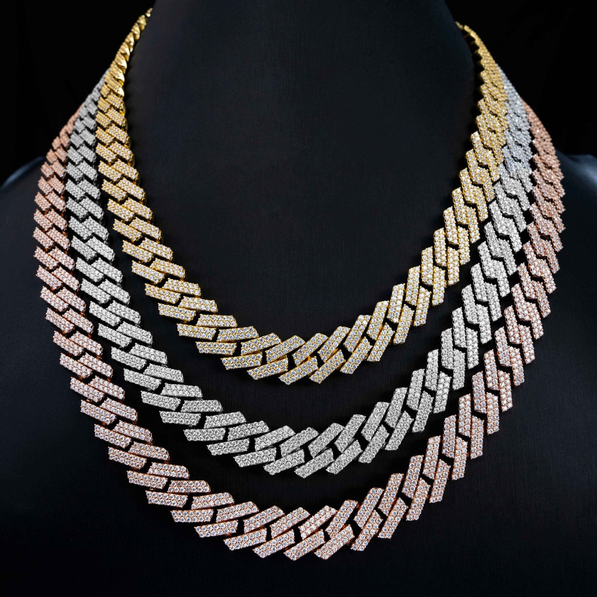 Morena Cuban Chain in sterling silver with moissanite