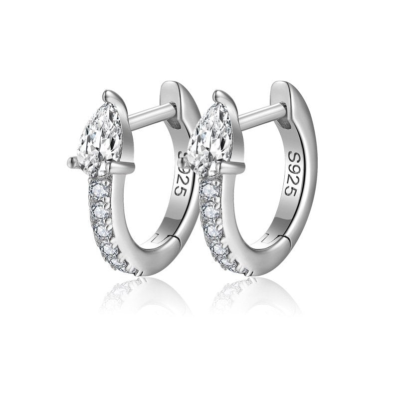 Ninetta Earrings in sterling silver with moissanite