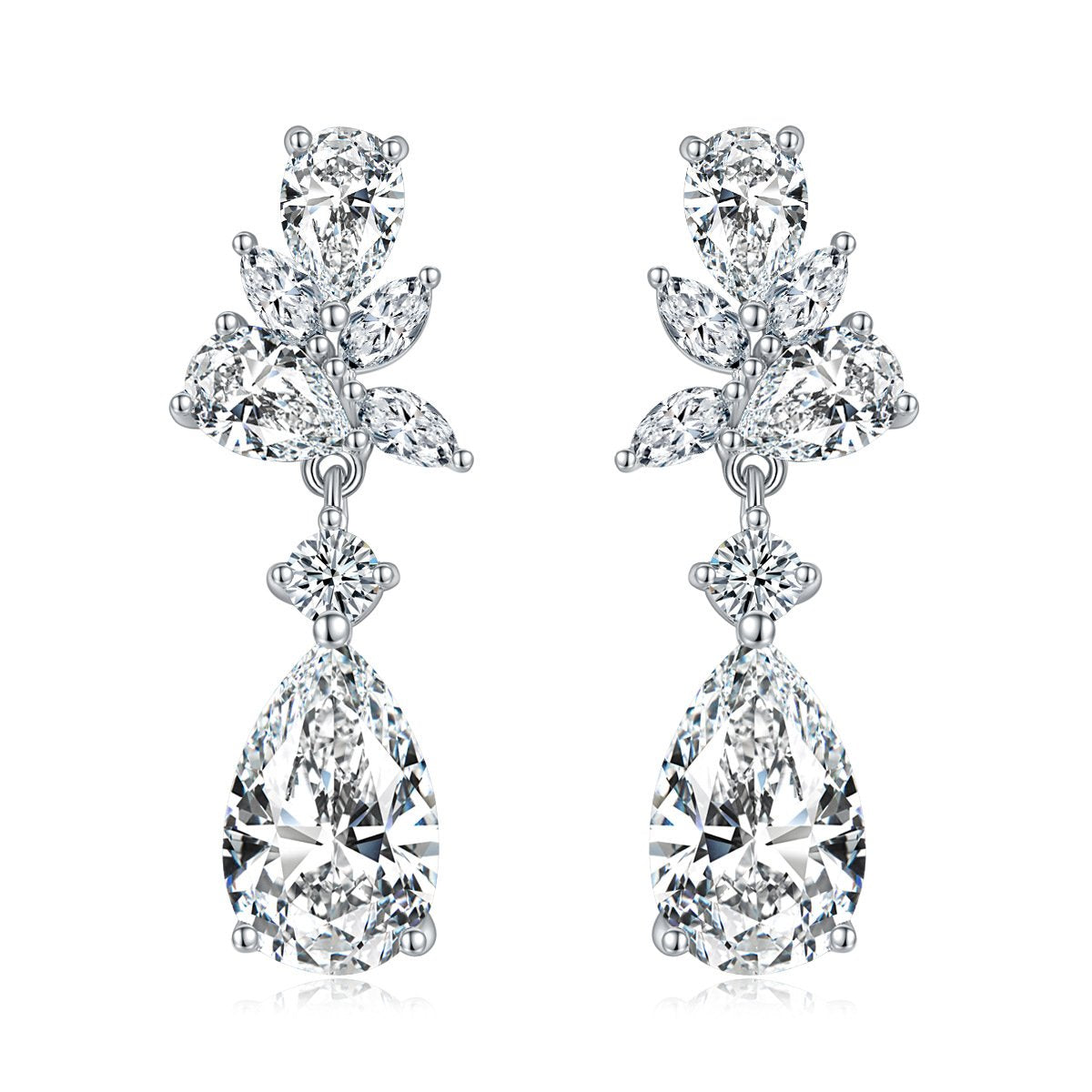 Novella Earrings in sterling silver with moissanite