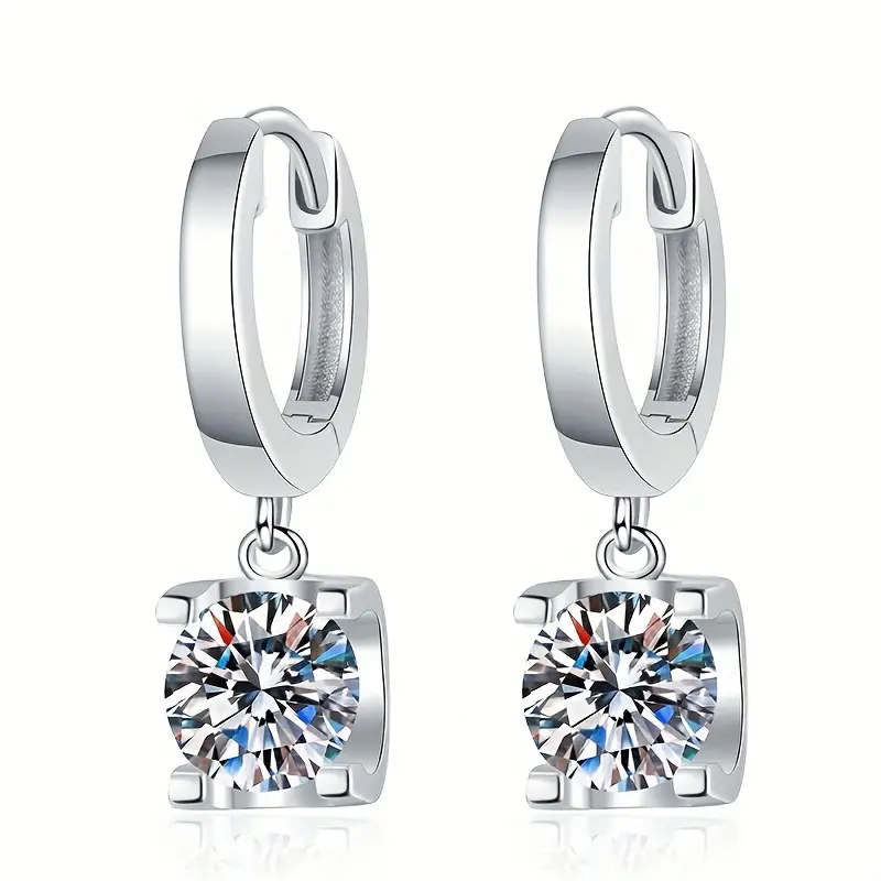 Nunzia Earrings in sterling silver with moissanite