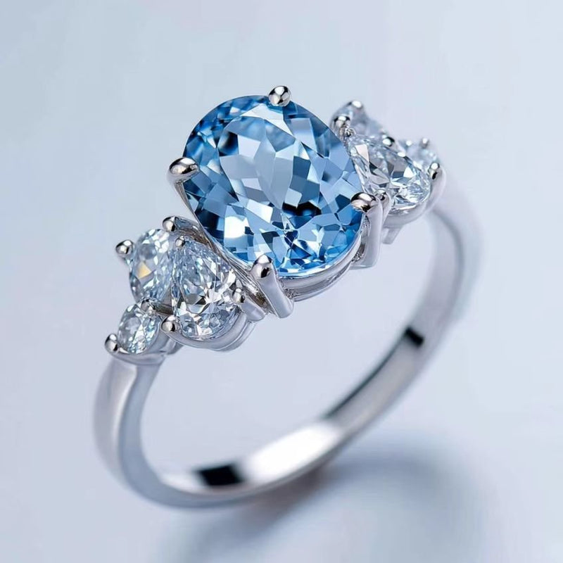 Paola Ring in sterling silver with natural topaz