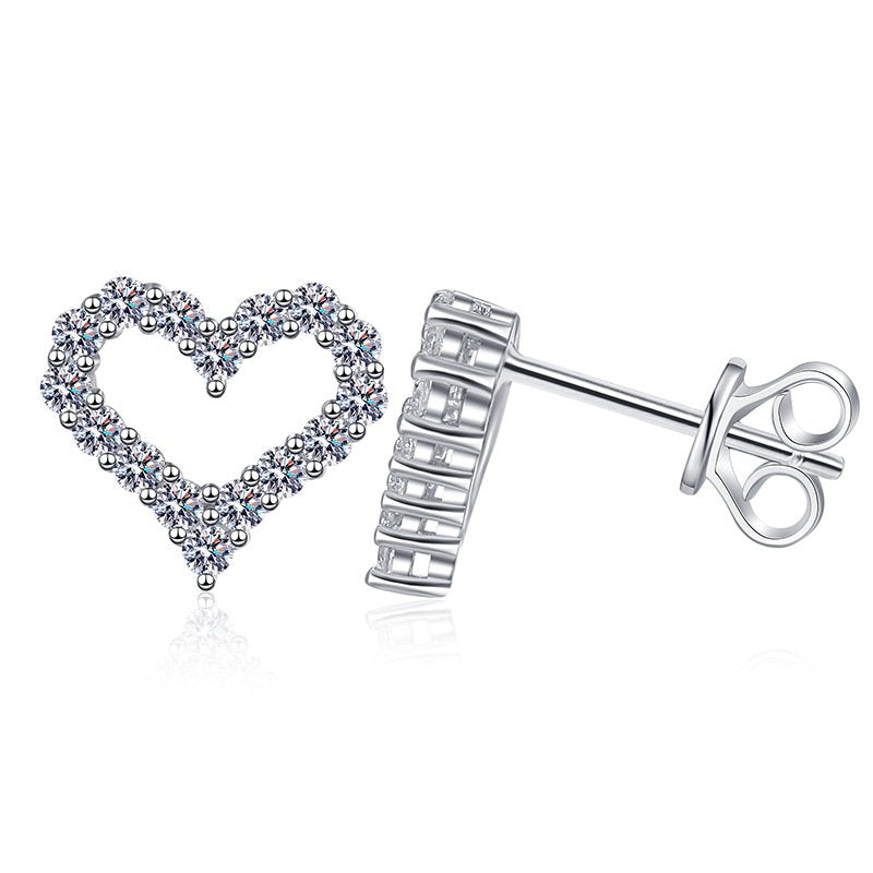 Quirina Earrings in sterling silver with moissanite