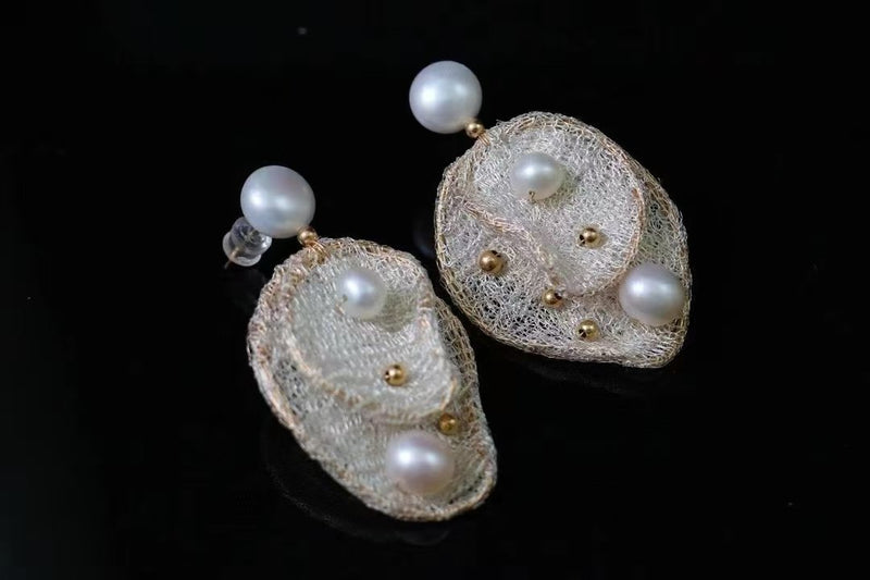 Rebecca Pearl Earrings in gold-filled with freshwater pearl