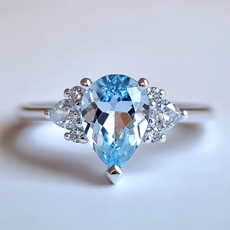 Rita Ring in sterling silver with natural topaz