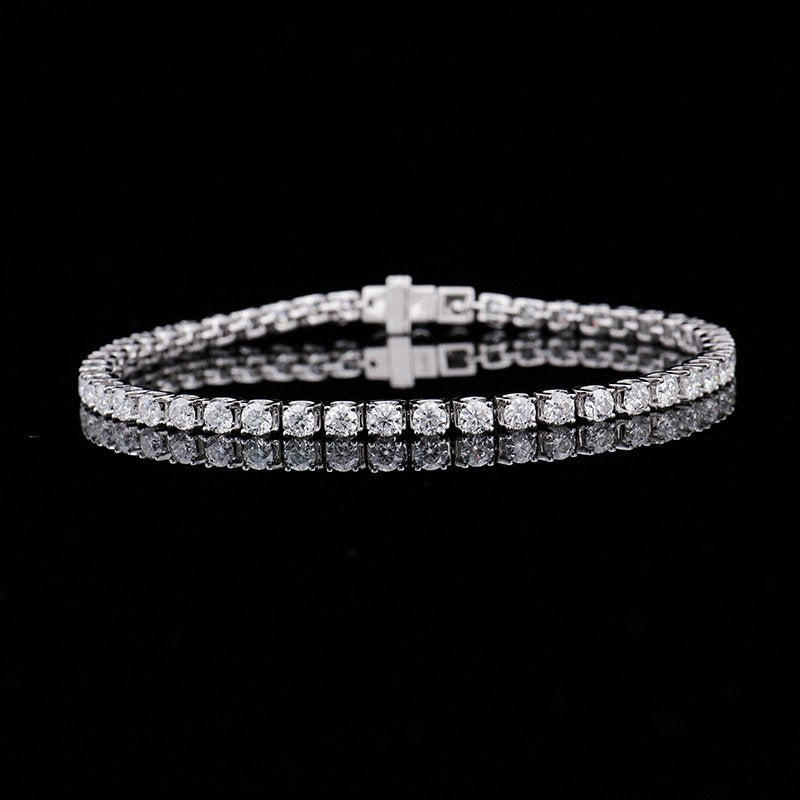 Simona Bracelet in sterling silver with moissanite