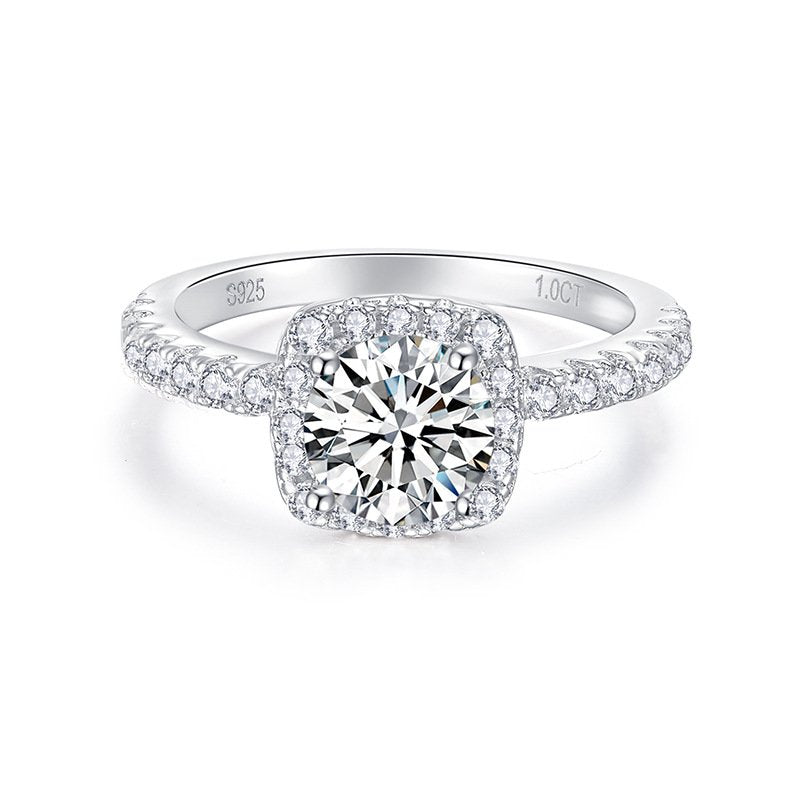 Varazze Ring in sterling silver with moissanite