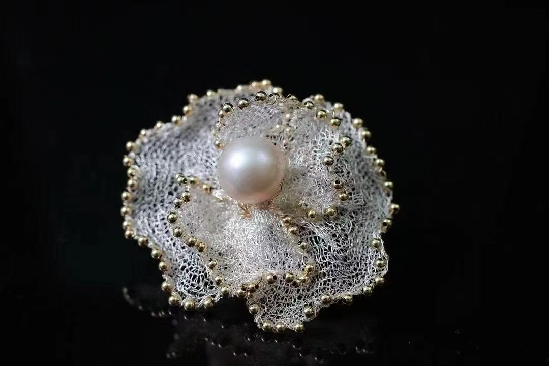 Verona Ring in gold-filled with freshwater pearl