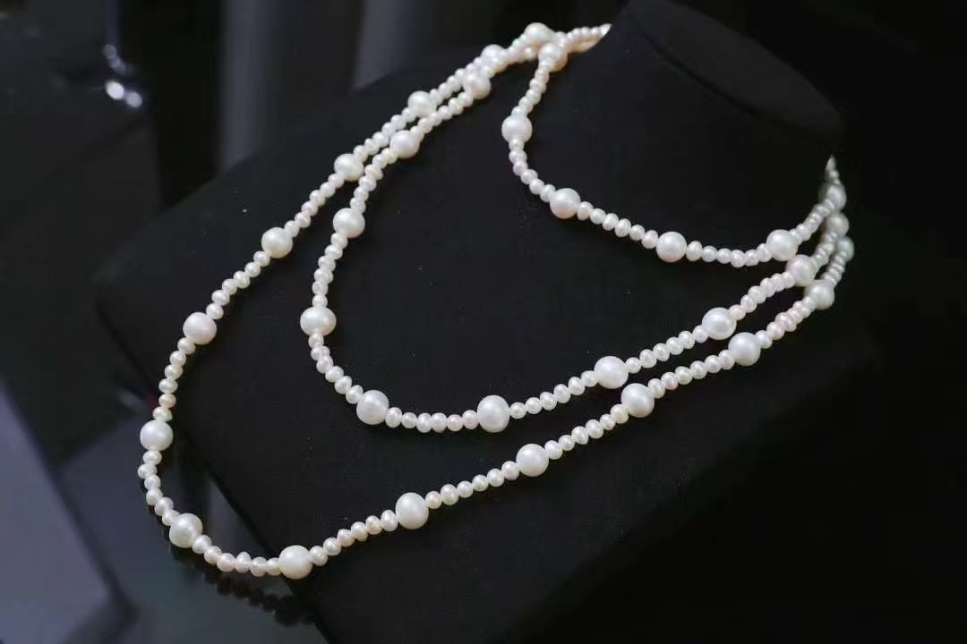 Volo Pearl Necklace — view 3