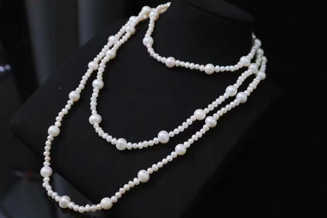 Volo Pearl Necklace — view 4